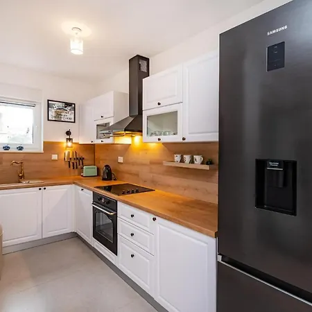 1 Bedroom Beautiful In Zadar