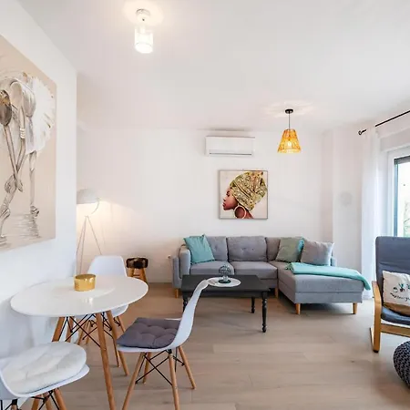 Apartment 1 Bedroom Beautiful In *