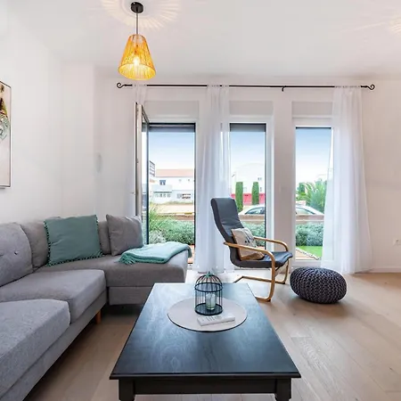 1 Bedroom Beautiful In شقة