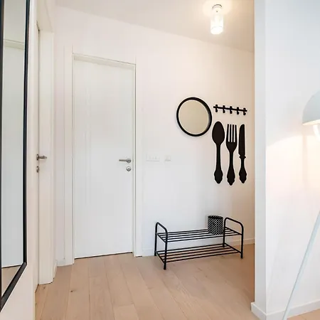 1 Bedroom Beautiful In Apartment