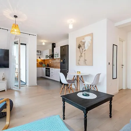 1 Bedroom Beautiful In شقة